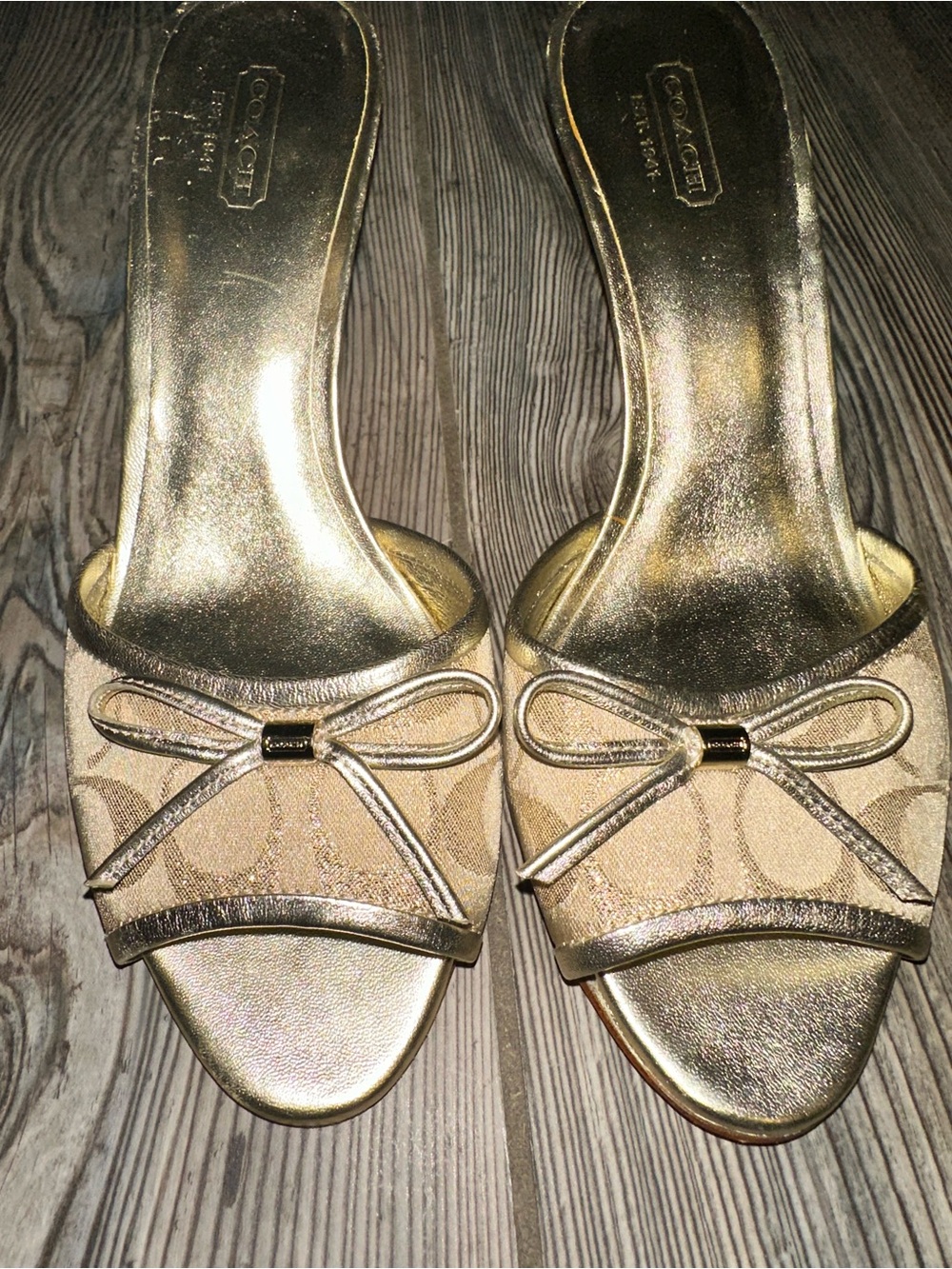 Coach Gold Metallic Open-Toe Kitten Heel Mules with Bow Mesh Logo Size 8 Class - Picture 2 of 6